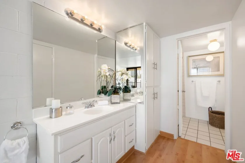 10966 Rochester Avenue #6B photo 9