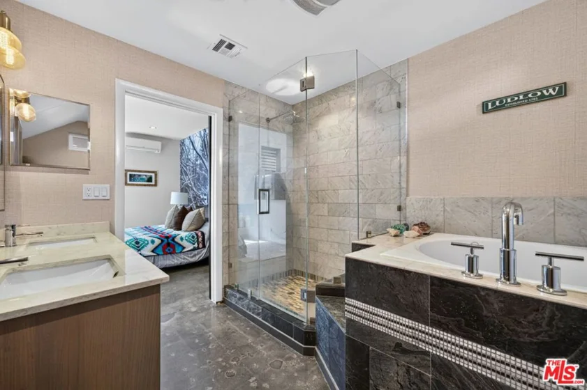 650 Rose Avenue #2 photo 15