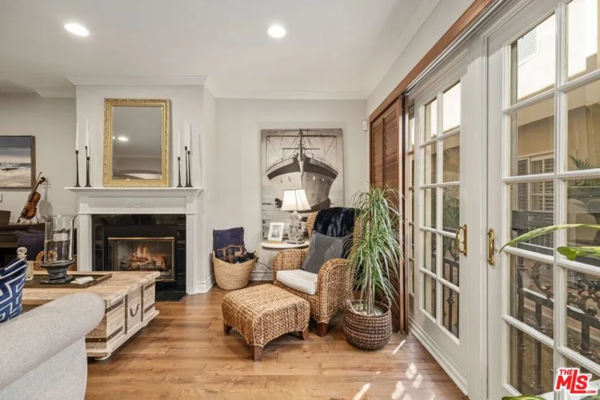 1820 Holmby Avenue #3 photo 1