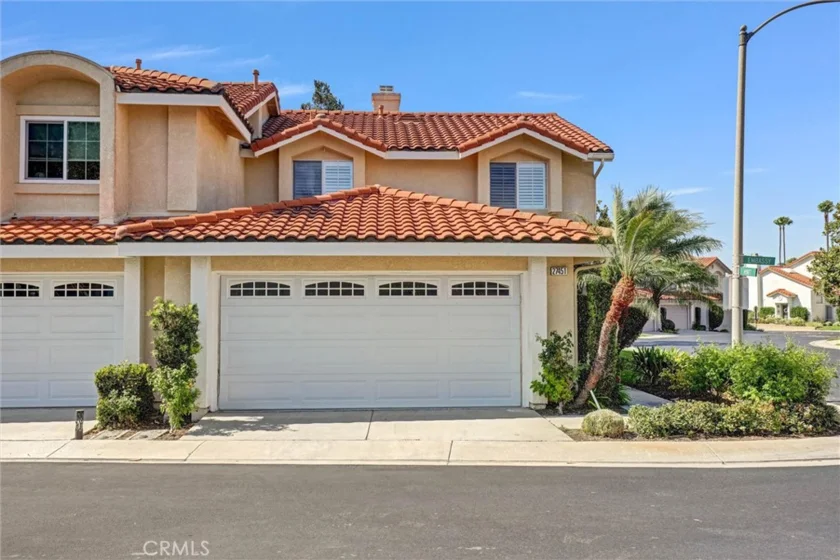 27451 Embassy Way photo 1