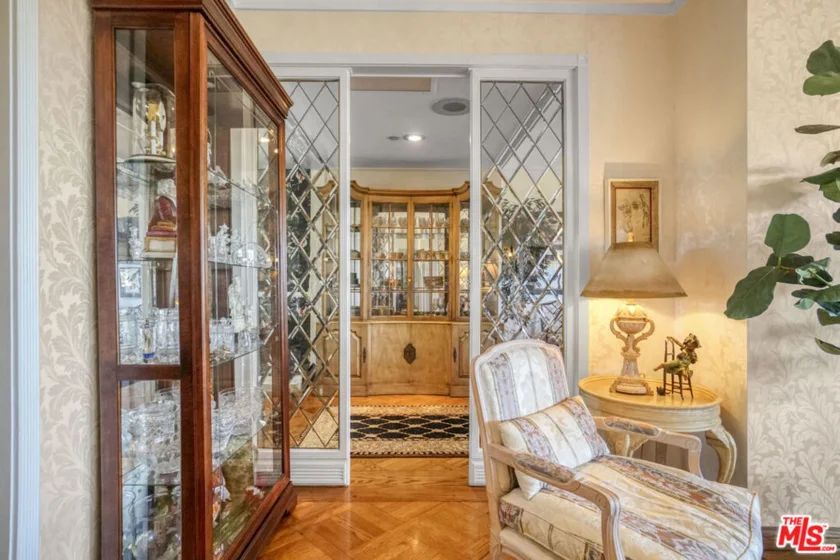 10551 Wilshire Boulevard #902 photo 7