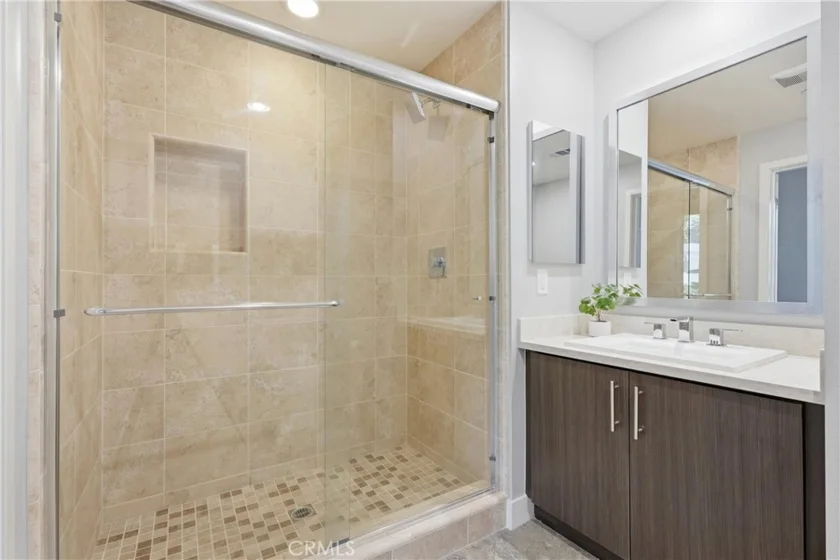 43 Gramercy photo 35