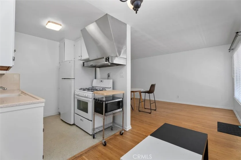 1015 E. Ocean Boulevard #4 photo 1