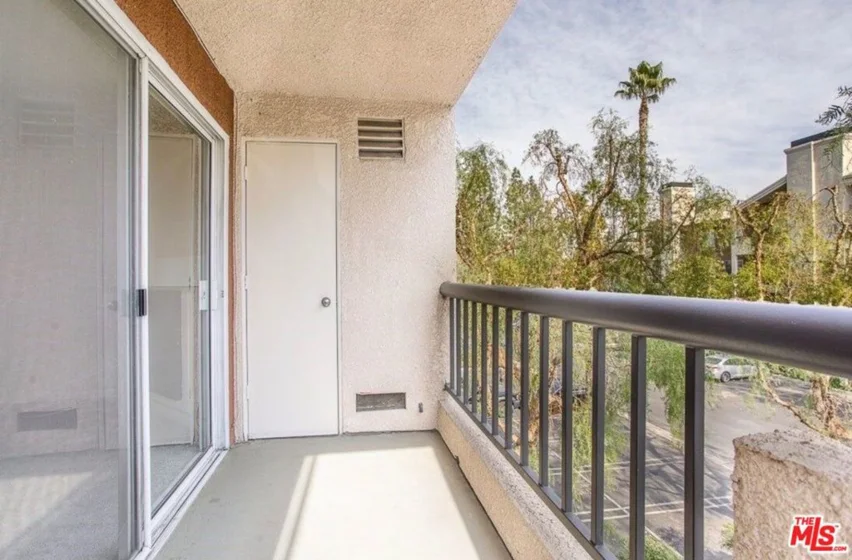 5530 Owensmouth Avenue #219 photo 6