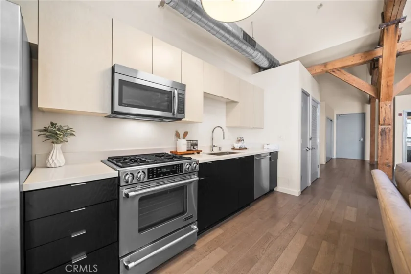 527 Molino Street #213 photo 33