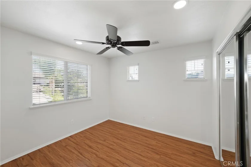 38090 Sherwood Street photo 34