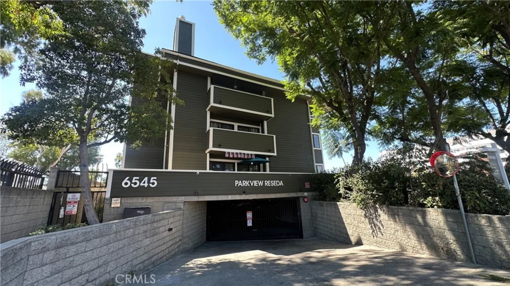 6545 Reseda Boulevard #24 photo 1