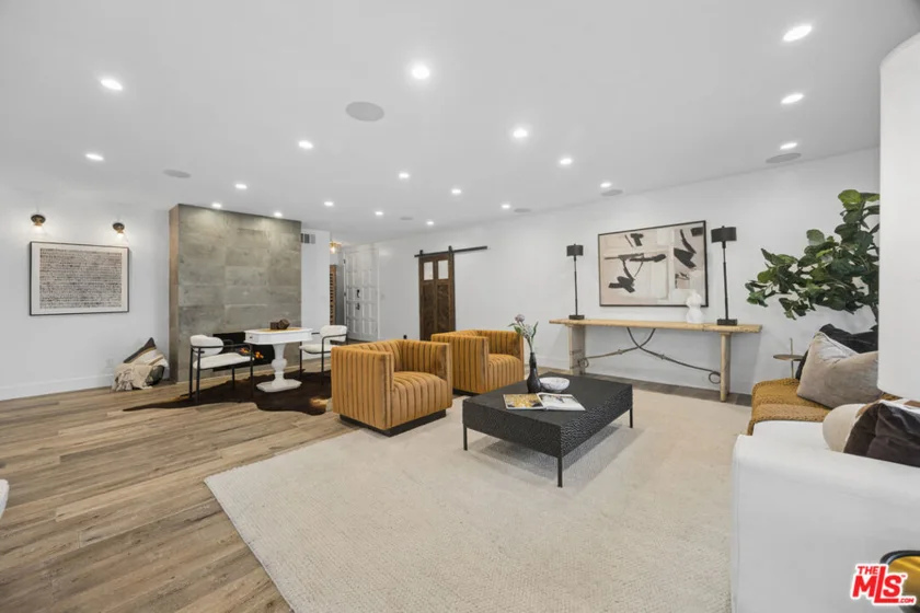 1828 Holmby Avenue #103 photo 2