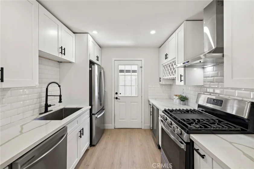 108 Danbury photo 10