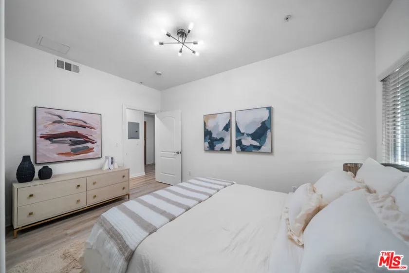 1128 S Serrano Avenue #104 photo 7