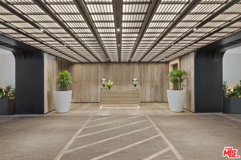 9200 Wilshire Boulevard #PH1E photo 5