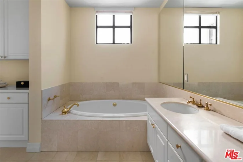 11847 Gorham Avenue #403 photo 17