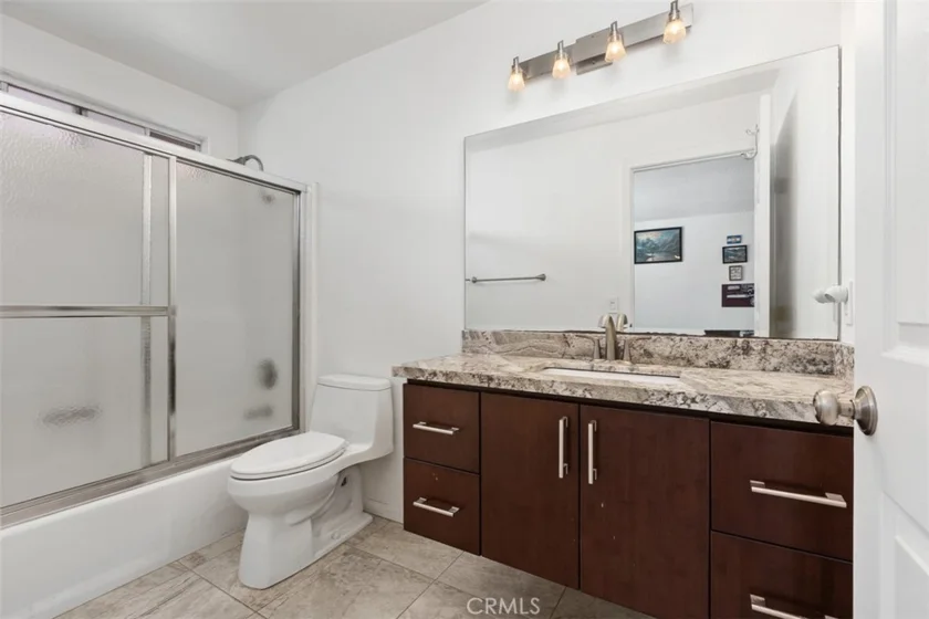 409 Utica #D43 photo 15