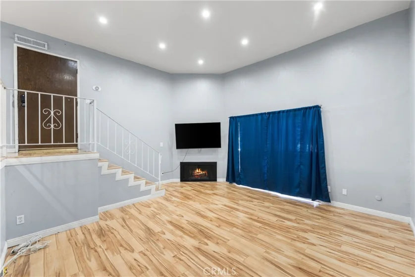 5500 Lindley #106 photo 16