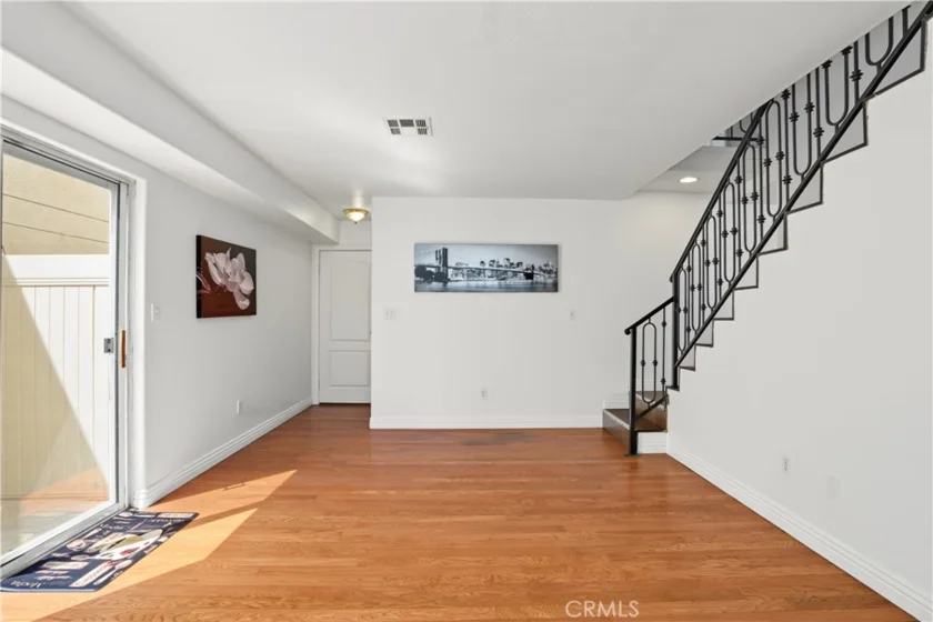 18334 Keswick Street photo 14