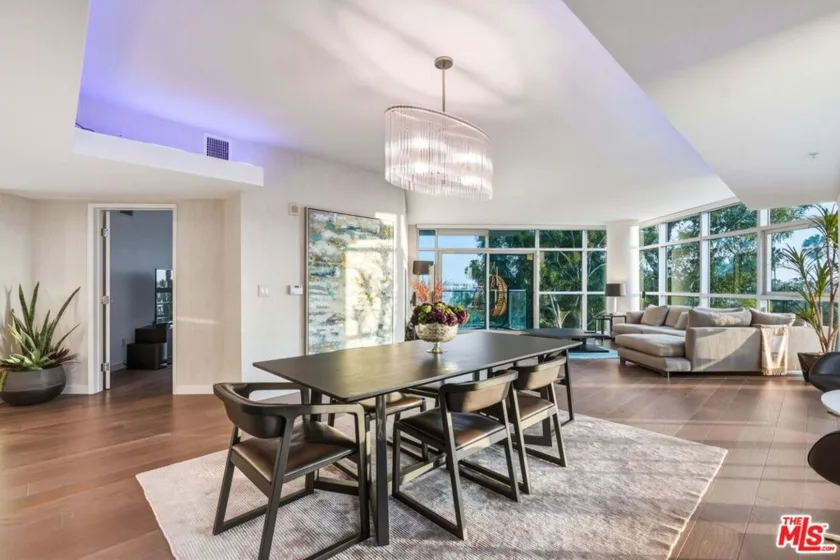 13700 Marina Pointe Drive #305 photo 5