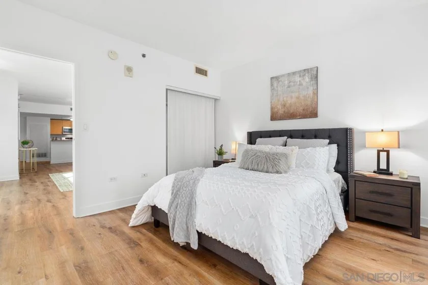 425 W Beech Street #303 photo 15