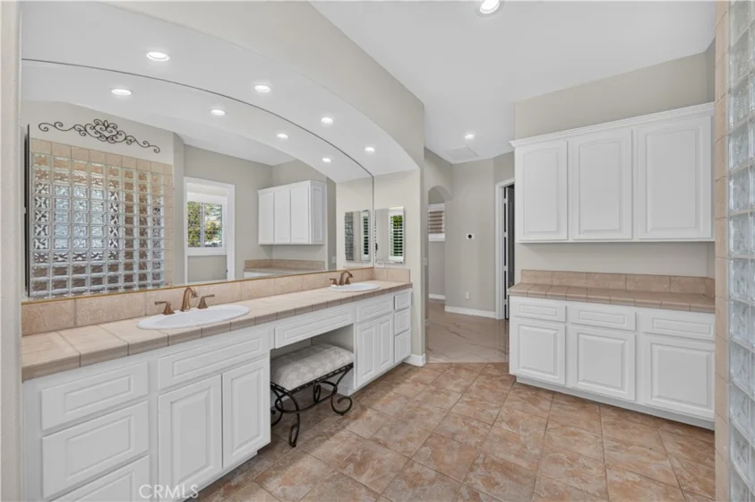 21100 Paseo Montana photo 24