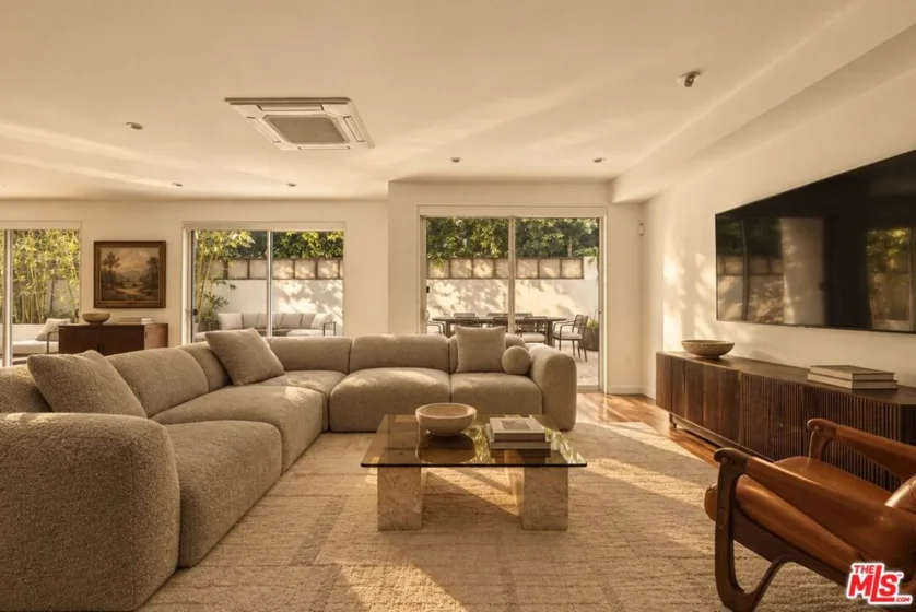 928 N Croft Avenue #102 photo 3