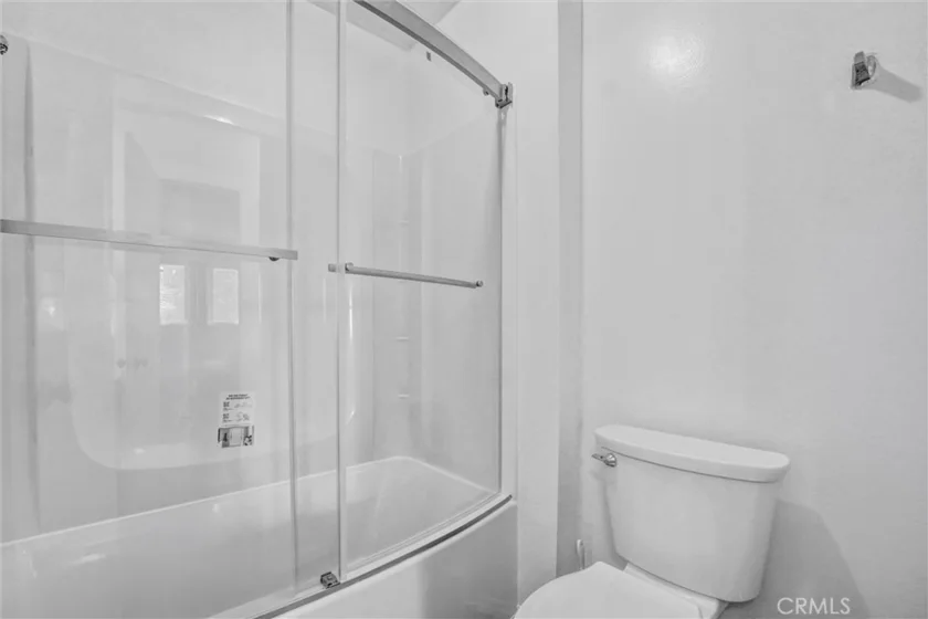 19451 Sherman Way #504 photo 14