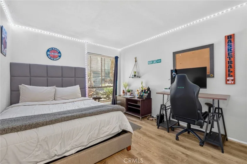 23406 Coso photo 28