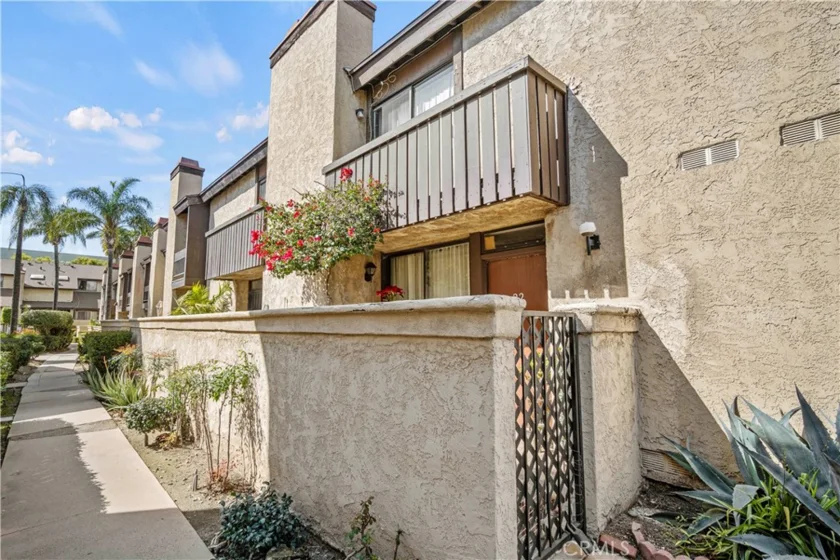 9625 Sylmar Avenue #22 photo 1