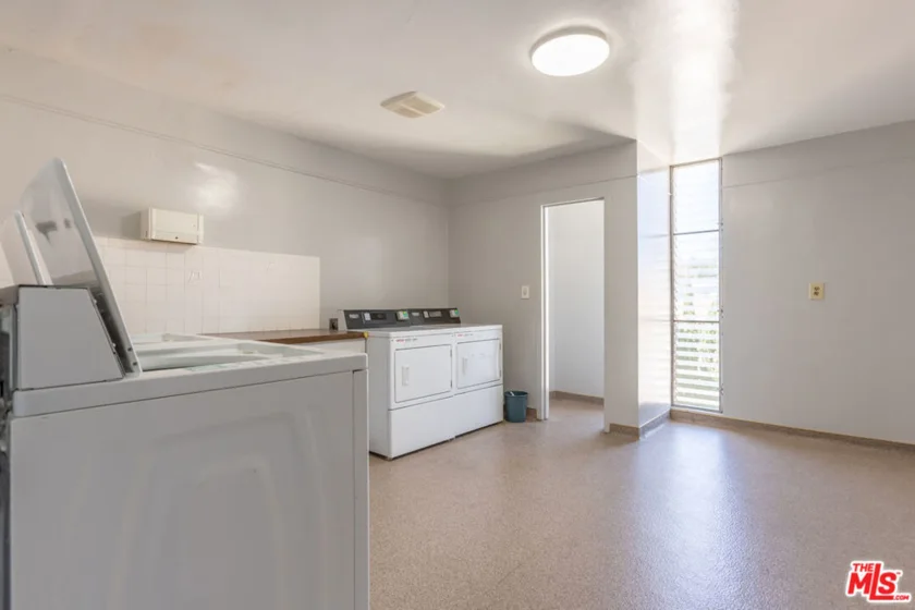 5625 Windsor Way #207 photo 26
