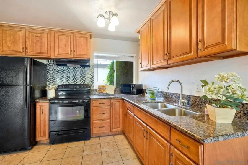 8026 Linda Vista Road #1N photo 33
