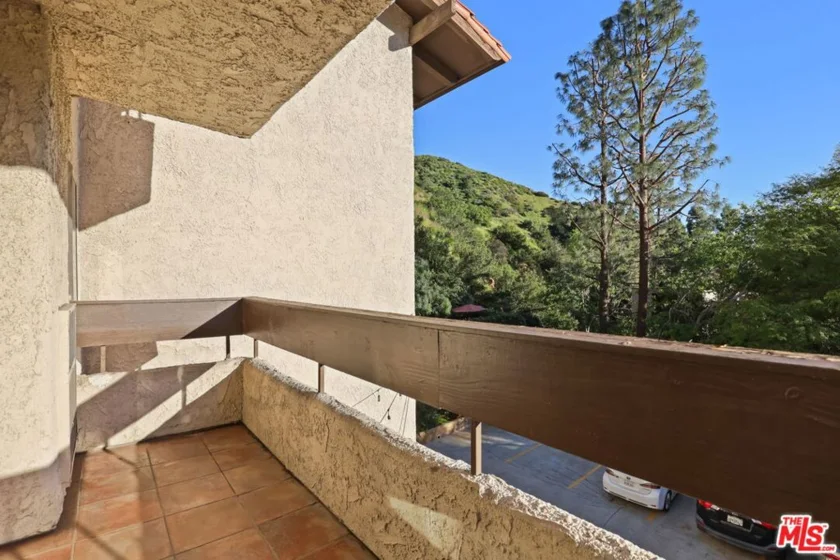 2700 Cahuenga Boulevard #2216 photo 7