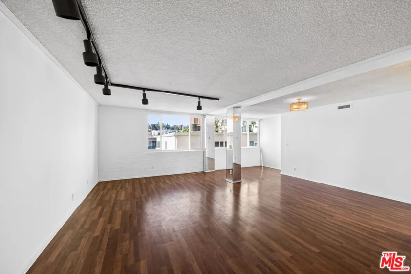 540 Kelton Avenue #402 photo 9