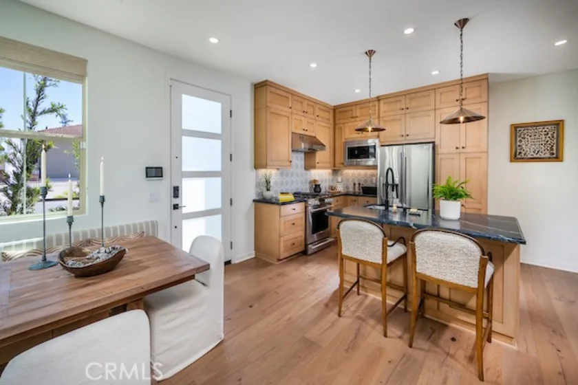 828 E Florista Lane photo 4