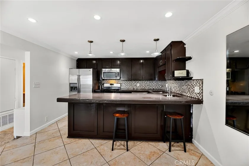 2501 S El Camino Real #204 photo 39