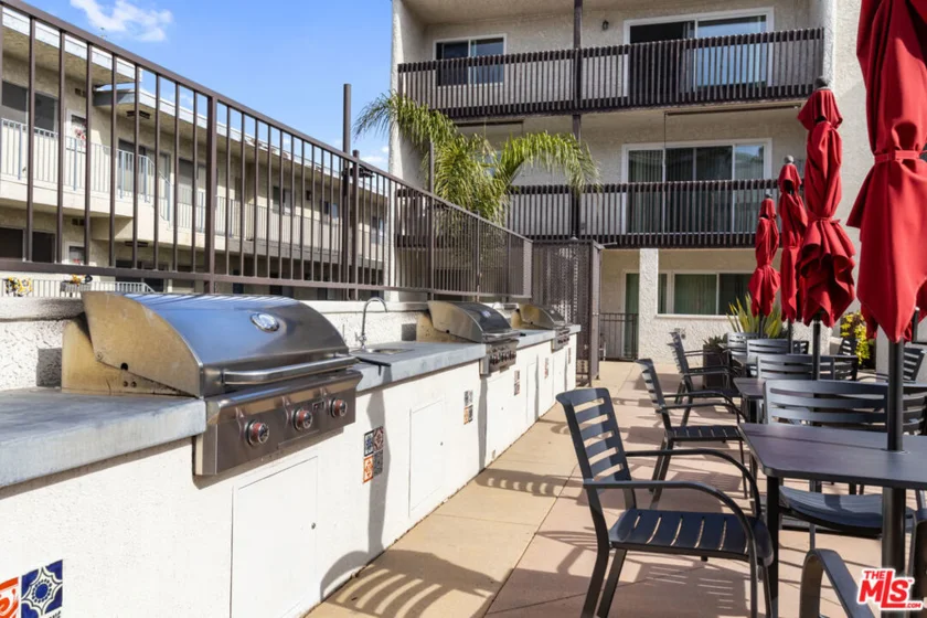 5334 Lindley Avenue #340 photo 13
