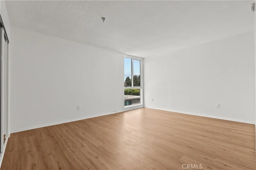 5454 Zelzah Avenue #309 photo 12