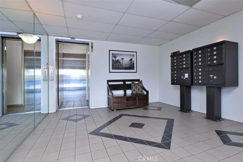 4455 Hazeltine #208 photo 32