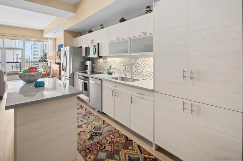 350 W Ash Street #809 photo 6
