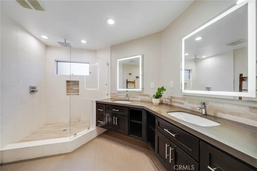 247 Calliope Street photo 12