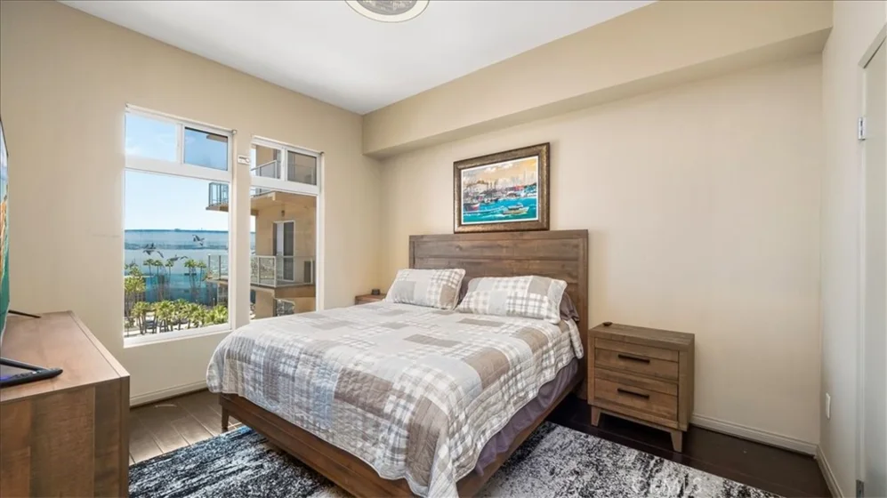 488 E Ocean #708 photo 17