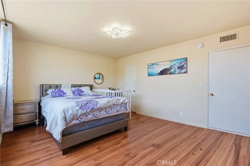 5429 Newcastle # 303 photo 13