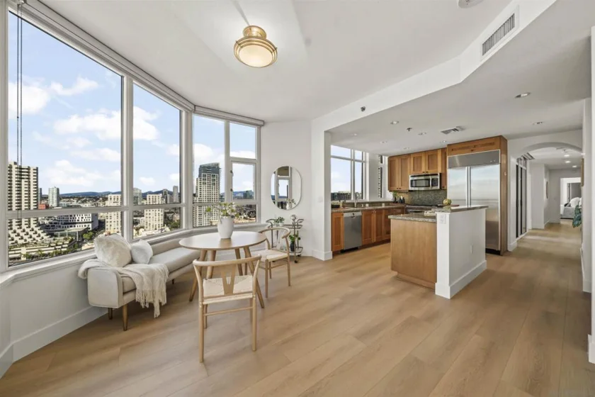 700 W Harbor #2501 photo 23