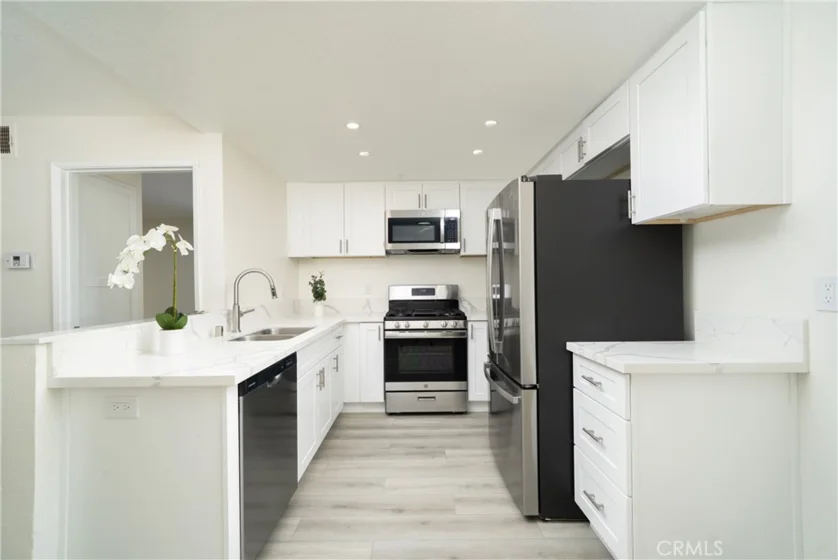 1501 N Brea Boulevard #212 photo 1