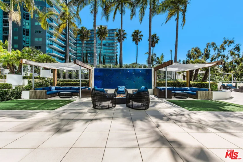 13700 Marina Pointe Drive #1016 photo 26