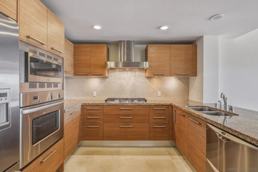 1431 Pacific Highway #411 photo 10