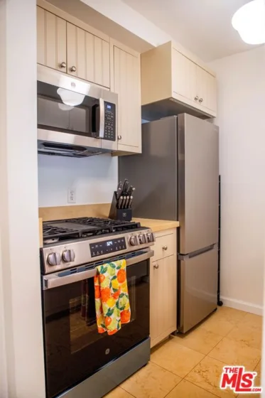 950 N Kings Road #168 photo 5