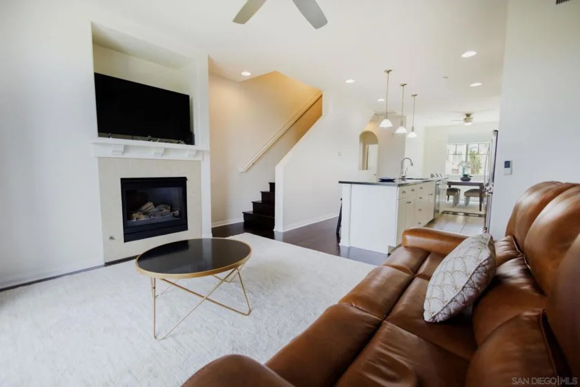 810 Harbor Cliff Way #230 photo 9