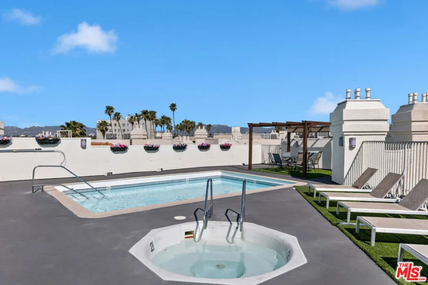 620 S Gramercy Place #320 photo 28