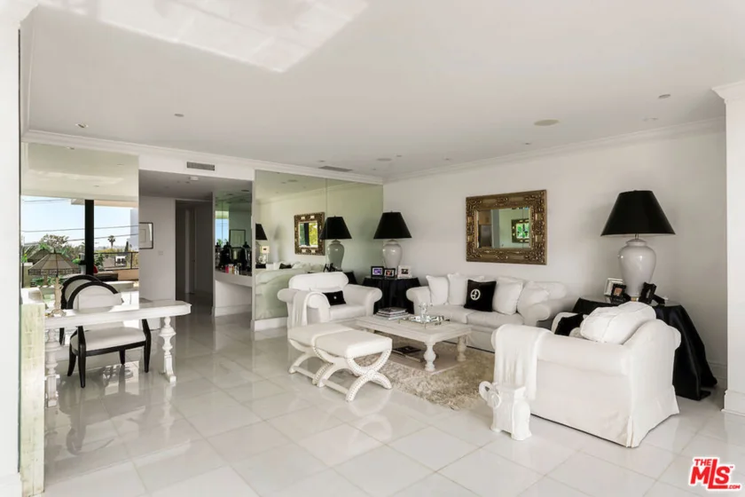 10350 Wilshire Boulevard #404 photo 9