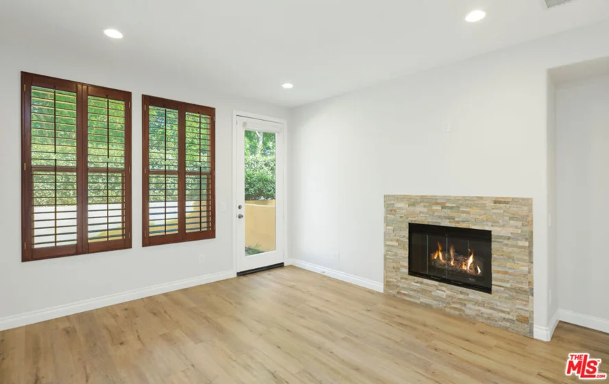 10 Aryshire Lane photo 7