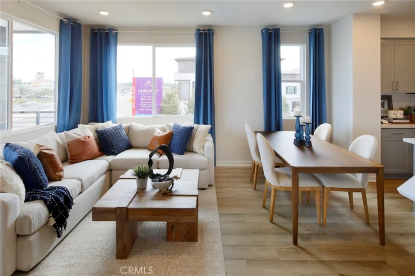 9534 Hannah Way photo 2