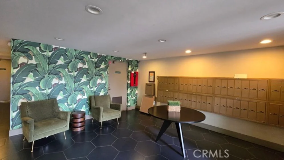2929 Waverly Apt # 213 photo 5